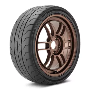 Kumho Ecsta V700