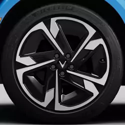 2024 VinFast VF9 Tires 2024 VinFast VF9 Tires